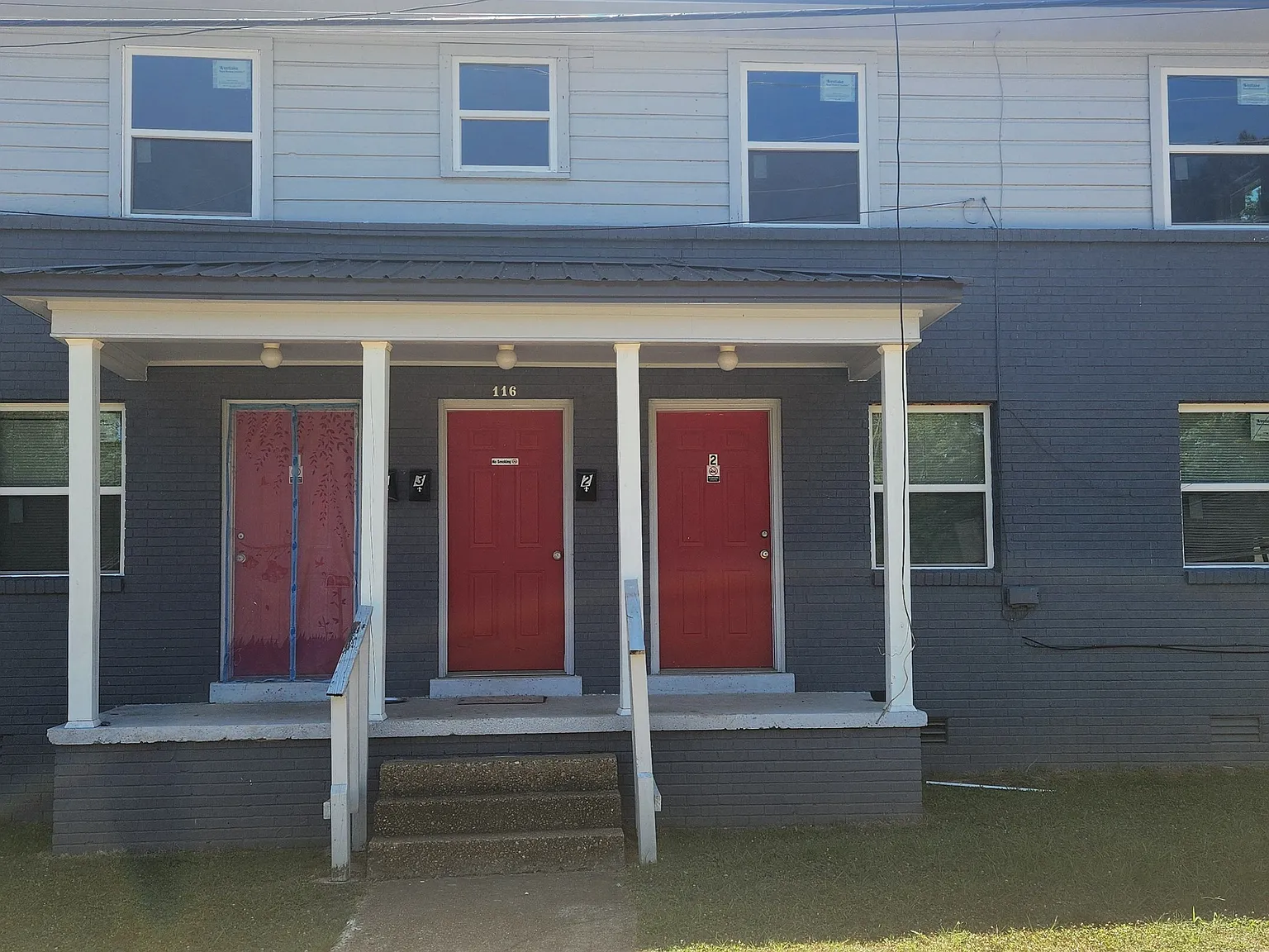 2 bed, 1.0 bath, 1000 sqft, $1,050 — Photo 1