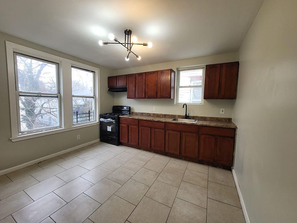 1st image of 648 S 18th St Floor 2
