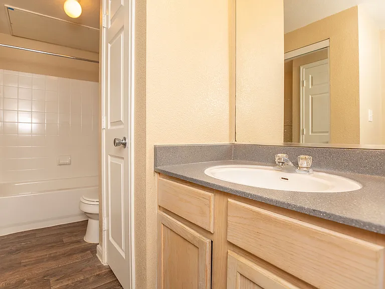8100 Huebner Rd — Photo 24
