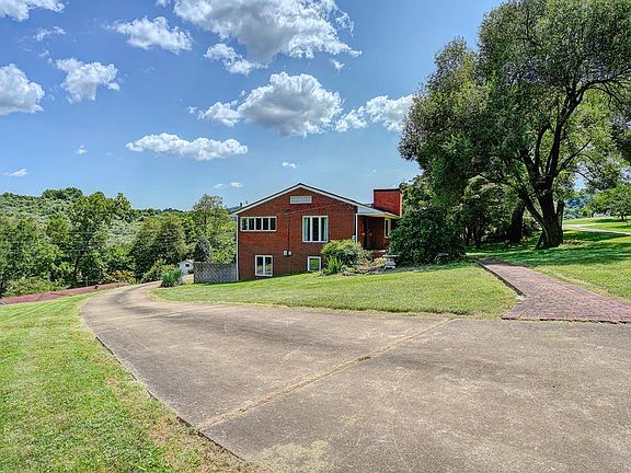2nd image of 115 Holston Court Ln