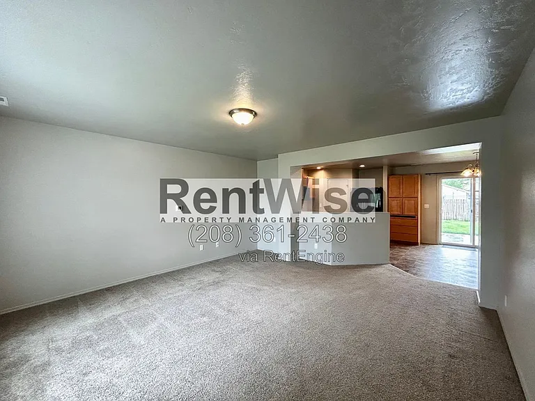 119 E Walcott Lake Dr — Photo 3