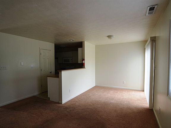 5th image of 2815 S Walnut Street Pike #25