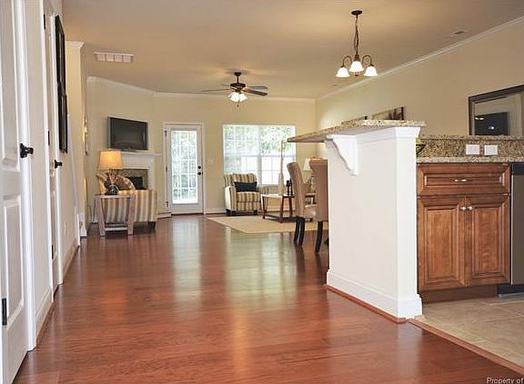 4th image of 7546 Villa Ct #7546