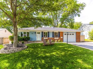 1960 Redwood Ln, Northbrook, IL 60062
