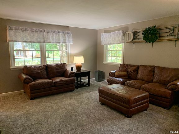 5th image of 114 Magnolia Ln