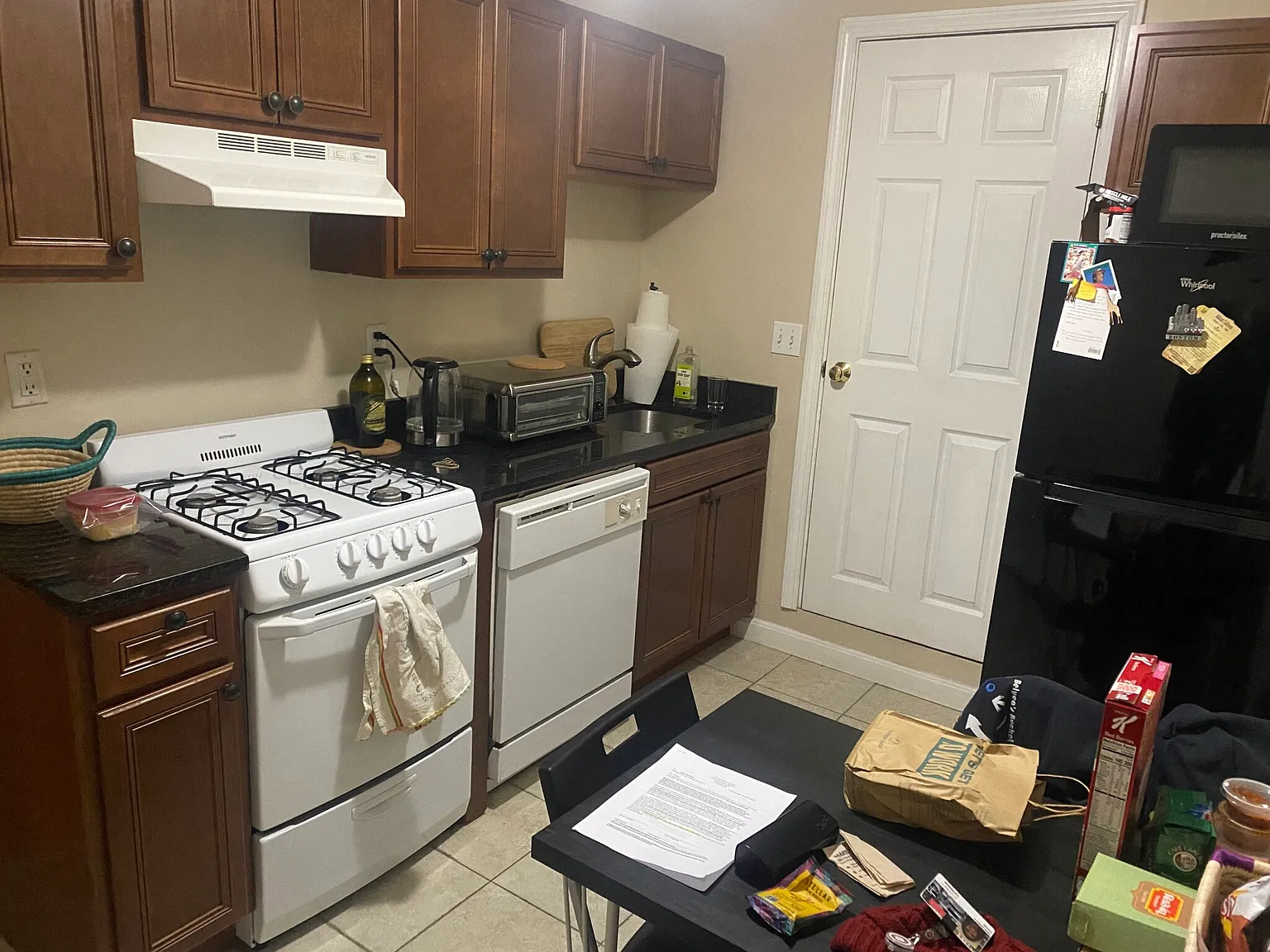 1 bed, 1.0 bath, $2,400 — Photo 2