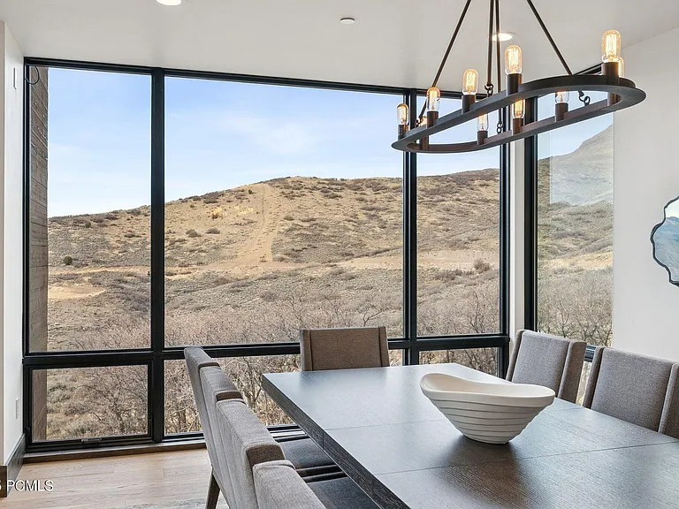 2005 Lookout Peak Cir — Photo 30