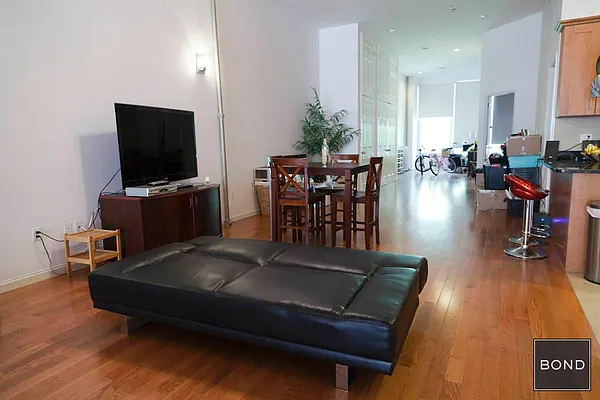 Rented by Bond New York | media 35