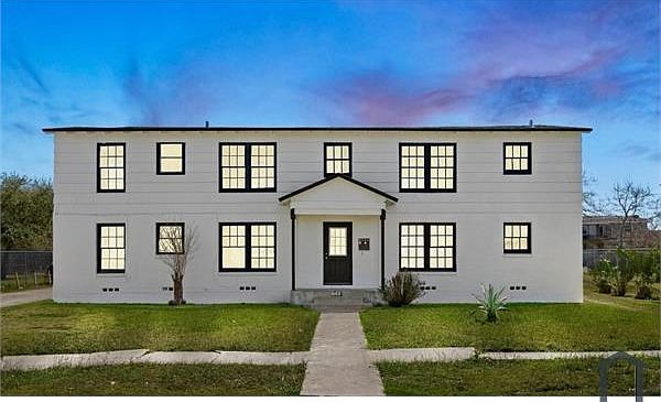 1st image of 649 Robinson St #2