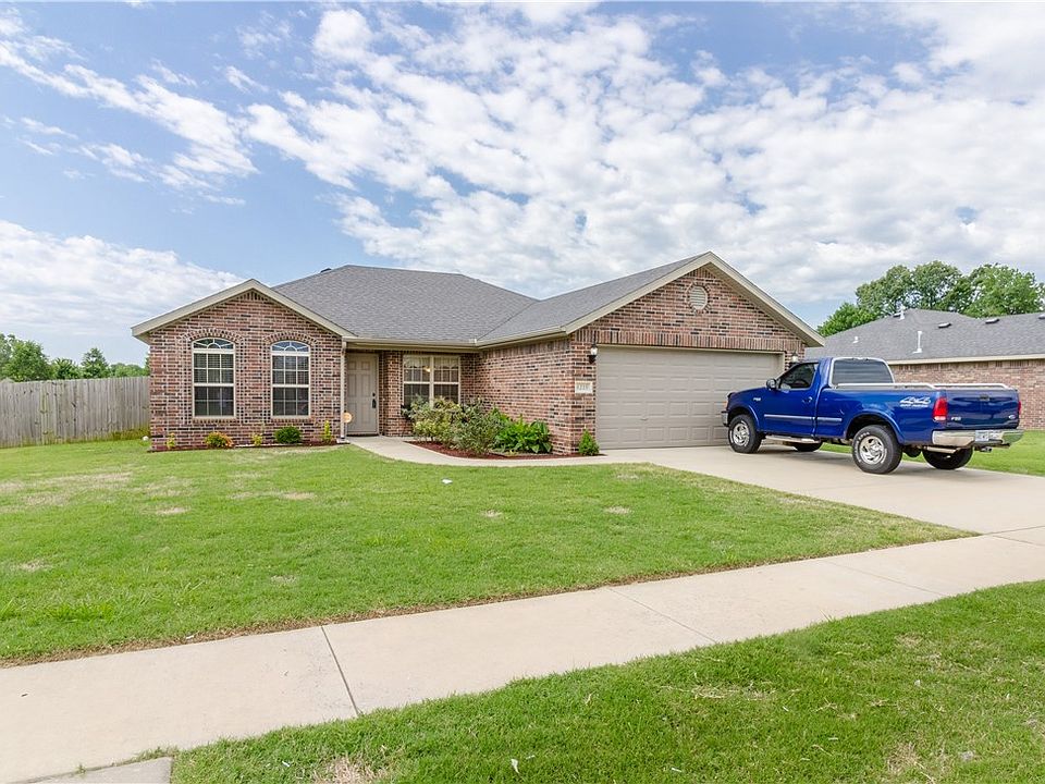 1st image of 4223 Mahogany Dr