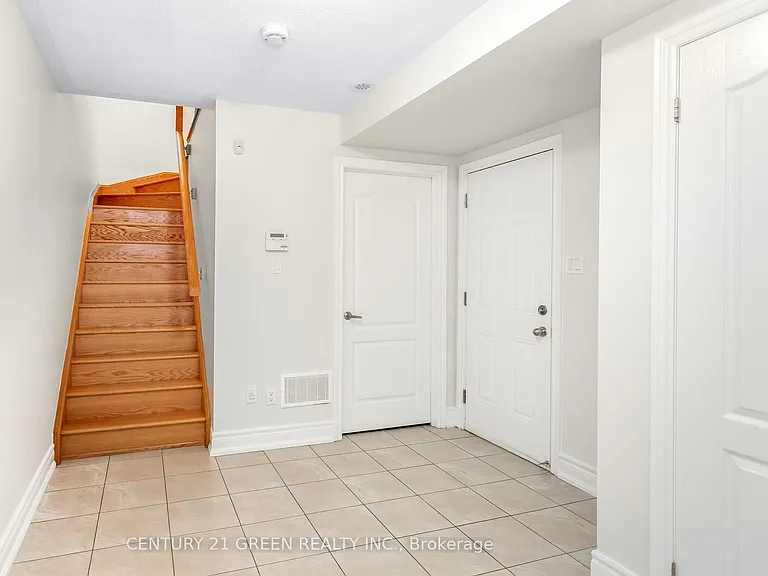 2427 Greenwich Dr — Photo 7