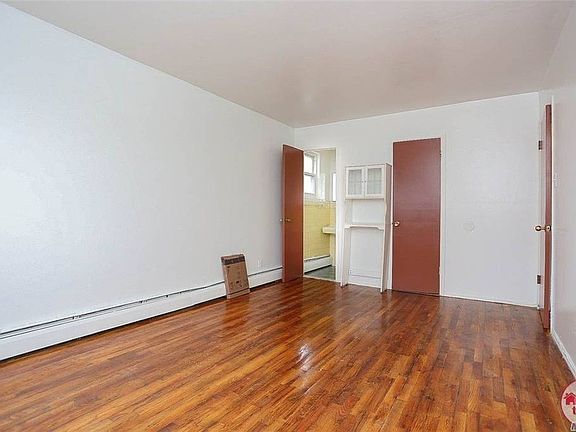 4th image of 31-40 48th St