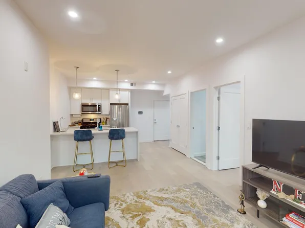 1019 17th Pl NE #301, Washington, DC 20002