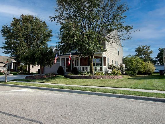 3rd image of 621 Creeks Edge Dr