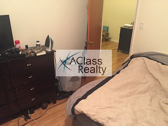 3rd image of 2435 41st St #23