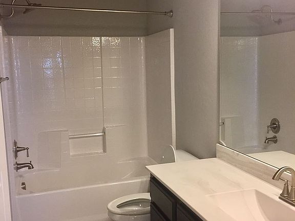 4th image of 3812 Abingdon Dr