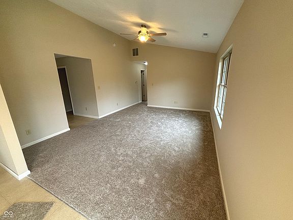 4th image of 35 Cedarwood Dr