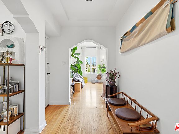 4th image of 1149 S Crescent Heights Blvd