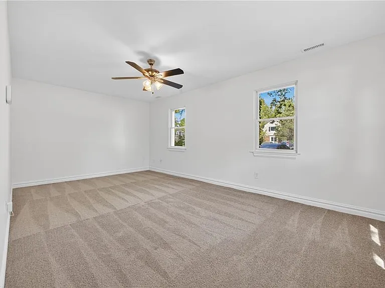 5676 Weblin Dr — Photo 5