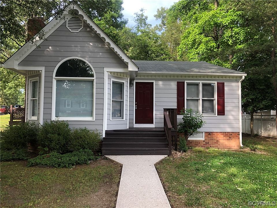 1st image of 6104 Holly Trace Dr