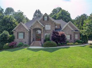 7569 Haw Meadows Dr, Kernersville, NC 27284