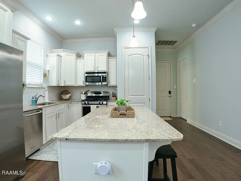 106 Pascalet Pl — Photo 18