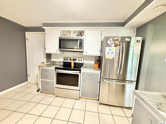 3rd image of 751 Vicksburg Dr