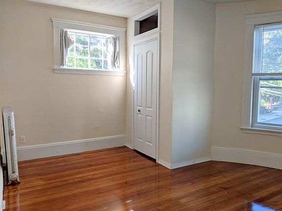 4th image of 20 Sanborn Ave