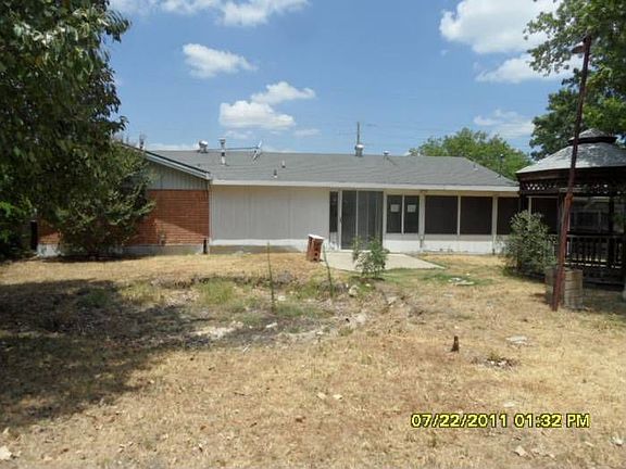 3rd image of 5805 Wedgwood Dr