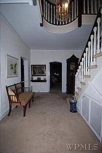 1st image of 11 Pin Oak Ln