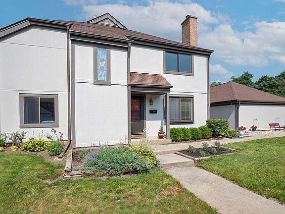 2nd image of 1296 Farnsworth Ln