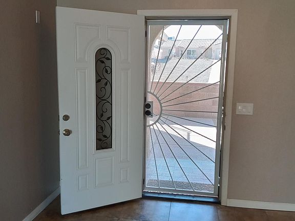 3rd image of 2351 Rainbow Ave N
