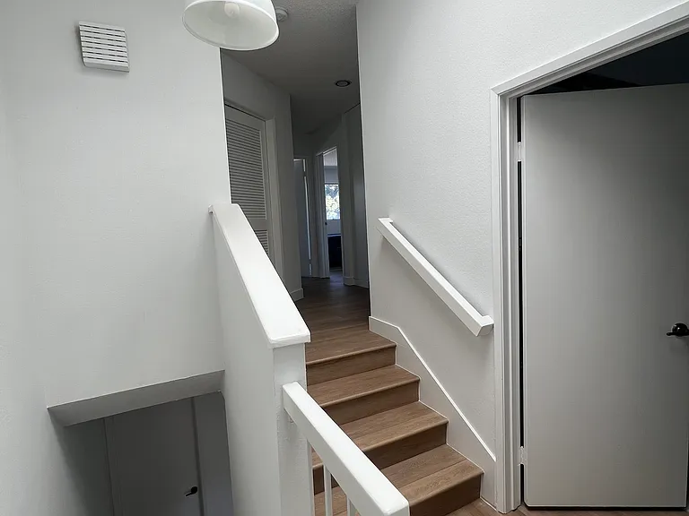 20737 Roscoe Blvd — Photo 6