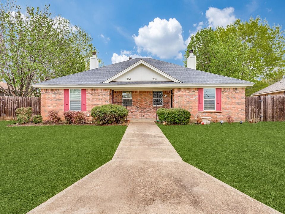 1st image of 984 Meadow Cir S