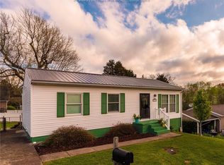 2614 Putnam Ave, Hurricane, WV 25526