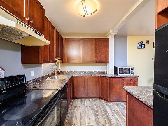 4th image of 96 Old Colony Ave APT 304