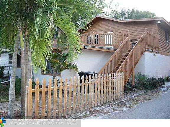 3rd image of 317 Lauderdale Trl