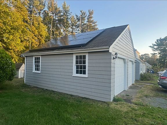 4th image of 530 Pleasant St