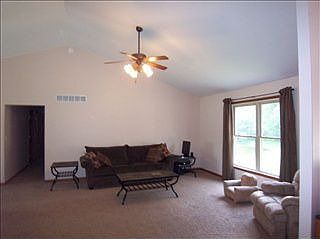 5th image of 53543 Lakefield Dr
