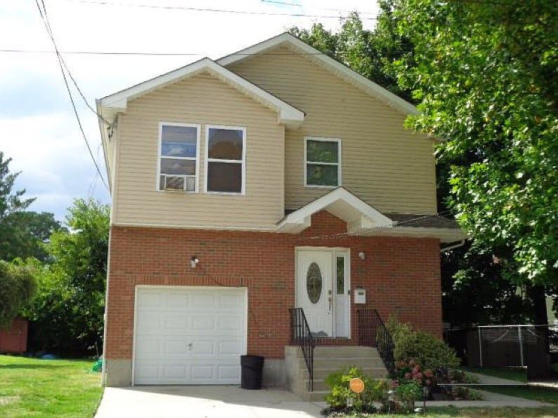1st image of 3 Denton Pl