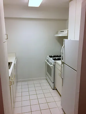 Rented by Carlyle Property Management | media 10