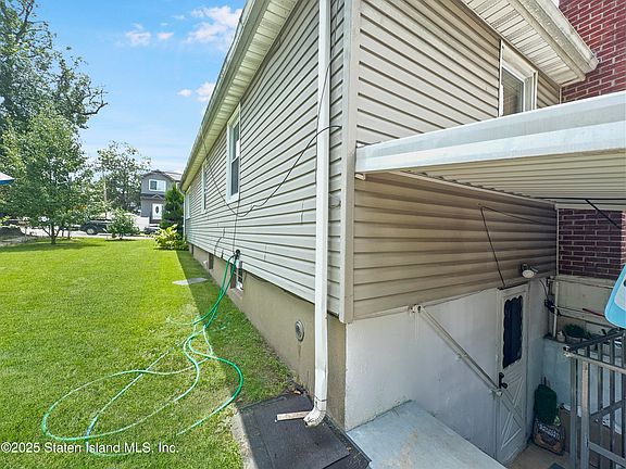 5th image of 73 Westbrook Ave