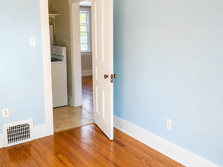 714 W Liberty St #3 — Photo 5