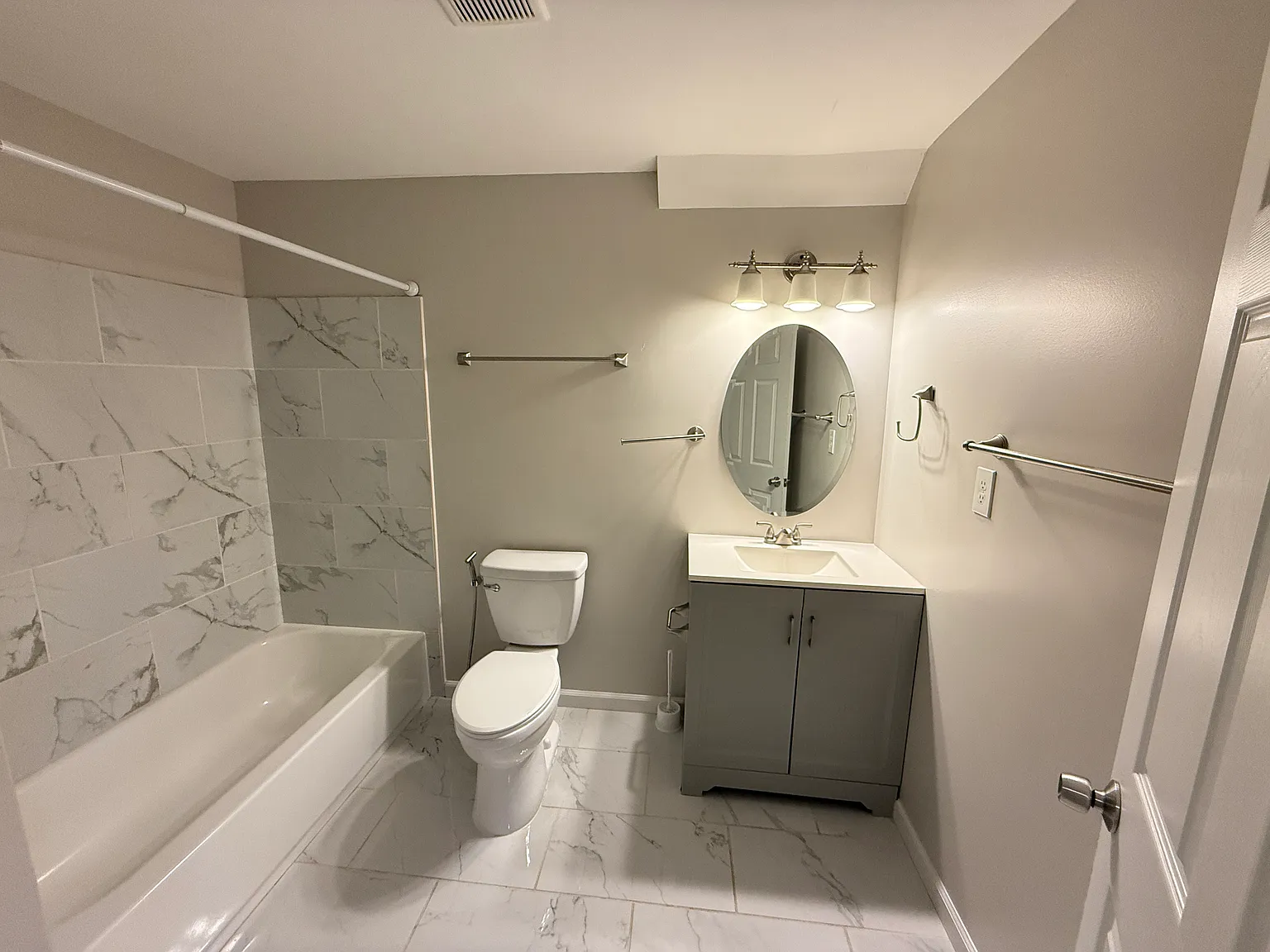 2 bed, 3.5 bath, 1000 sqft, $1,950 — Photo 1