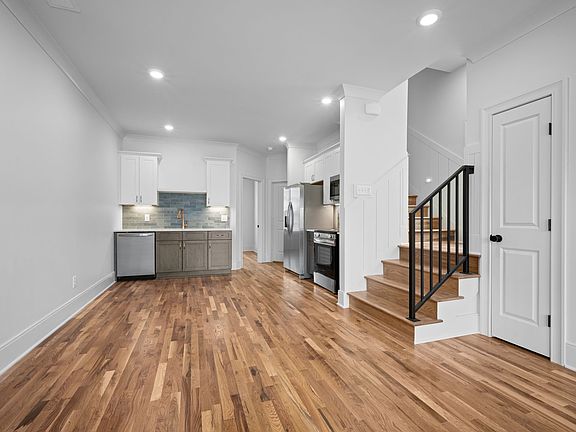 3rd image of 6305 Robertson Ave #3