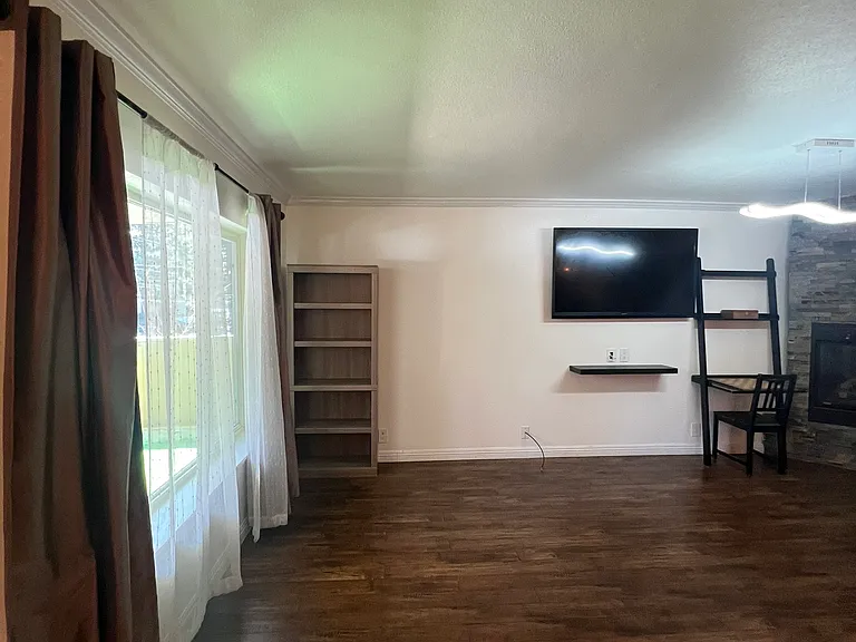 1160 Herbert Ave #C — Photo 4