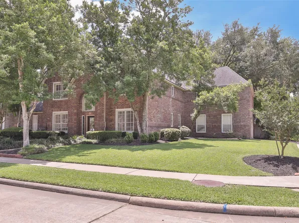 2015 Pecan Trail Dr, Richmond, TX 77406