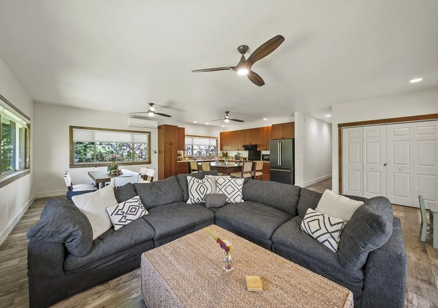 Tropical 4BR Gated Retreat w/ Sauna, Walk to Velzyland Beach — Photo 2