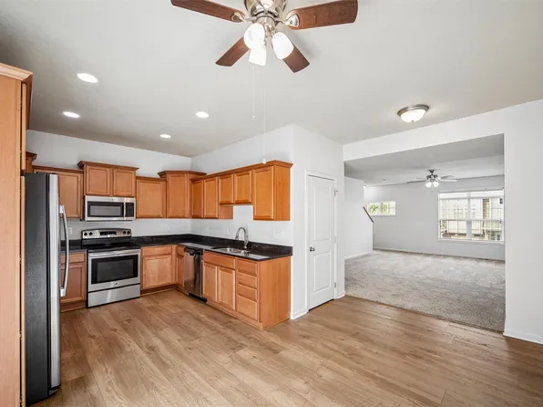 9120 Greenspire Dr Unit 110, West Des Moines, IA 50266