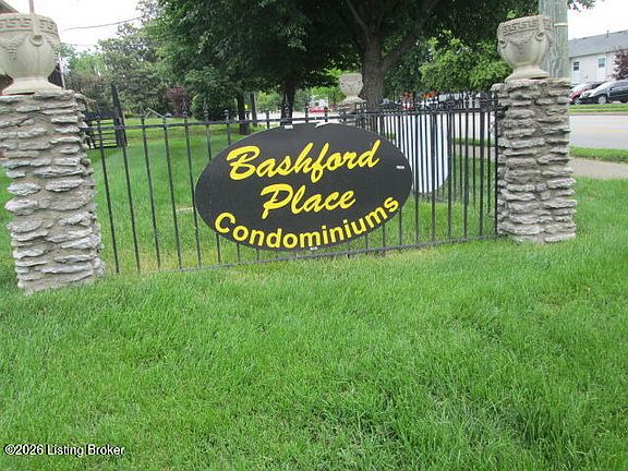 2nd image of 1827 Bashford Manor Ln APT 1